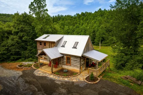 Creekside Cabin, located just minutes from Blowing Rock! - Chalets
