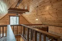Family-sized, quaint cabin on the edge of the US Forest - 무료 와이파이