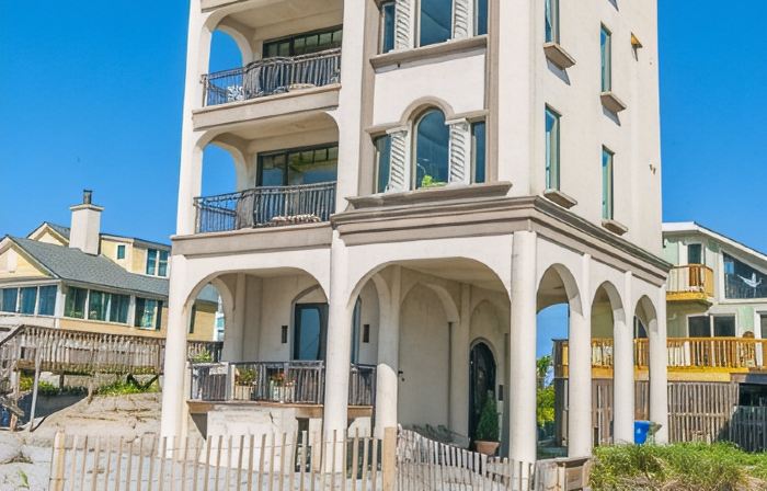 Oceanfront with 4 Oceanfront balconies!!!