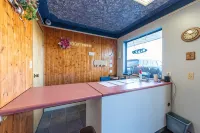 BLUE HORSE MOTEL - motel