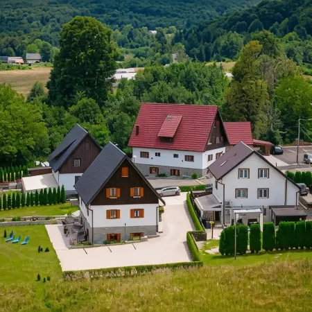 Green Lakes House