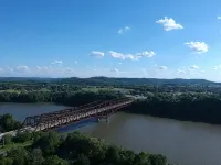 Cozy Cabin at Villager Resort on Lake Cumberland KY - Alppimaja