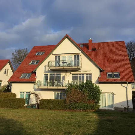 Fewo Ostseeblau, Pure Relaxation Near the Beach, for up to 4 People