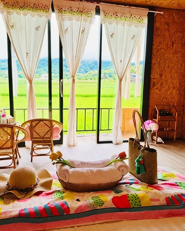 ห้องเตียงใหญ่ 1 เตียง วิวภูเขา