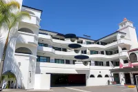 The Surfbreak Hotel - Beach