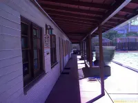 Ranch Motel - Parking