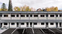 Western Lodge - Motels