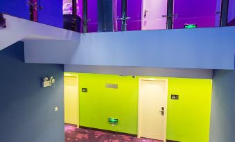 Aierma Fashion Hotel (Zhongyuan Wanda City Central Hospital Subway Station)