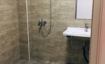 Yinhu Business Apartment