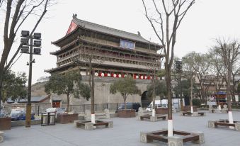 Manlu Design Hotel (Xi'an Railway Station Longshouyuan Subway Station)