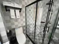 Thank Inn Premium (Baita Park Scenic Area | Gesar King City Scenic Area) - parcheggio