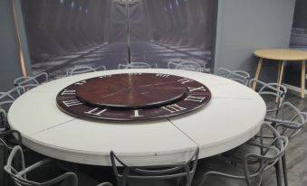 Jianwei Space Movie Hotel (Shanghai Jiangning Road subway station store)