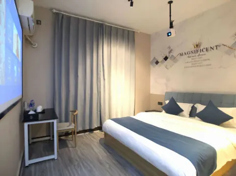 由裏青居·智慧酒店（樂山廣場嘉興路美食街店）