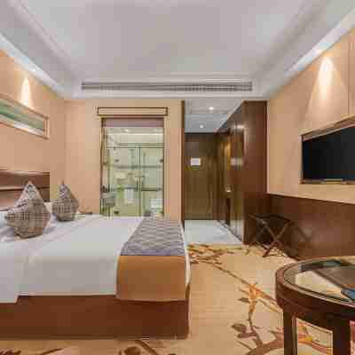 Purple Gold Hotel Rooms