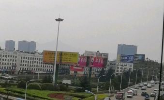 Yongkang Chuang e Family Golden Bainian Hotel