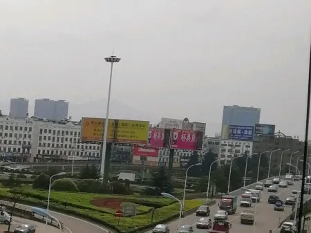 Chuangejia Jinse Bainian Hotel (Yongkang Exhibition Center Wanda Plaza)