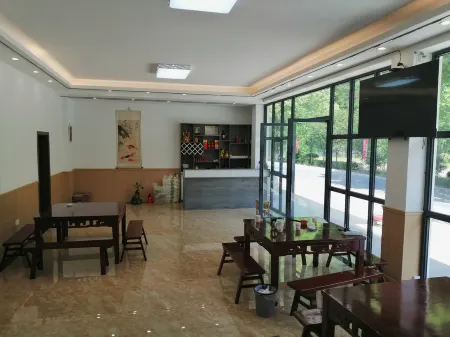 Tongjiang Xinyue Homestay Отели рядом с достопримечательностью «Lion's Cave»