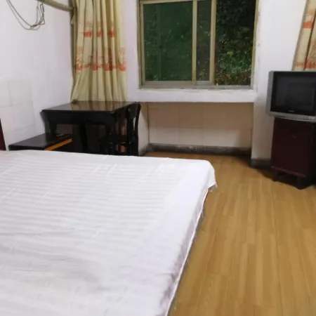Jishui Erqing Hotel