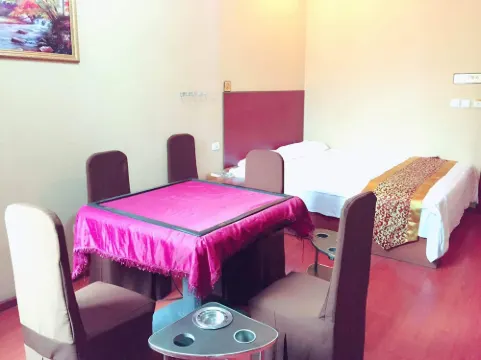 Huaying Xinsitong Hotel