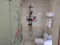 Cool Games E-sports Hotel (Xuchang Caowei Ancient City Pang Donglai Branch) - Esports