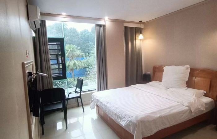 Qianqian Hotel