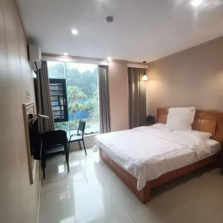 Qianqian Hotel
