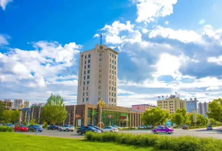 Dongfang Mingyue Business Hotel Отели рядом с достопримечательностью «Longfeng Wetland»
