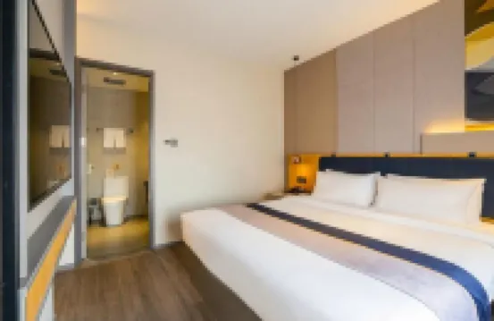 Homeinn Selected Hotel (Nanjing Railway Station North Square Xuanwu Lake)