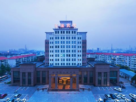 Petroleum Hotel
