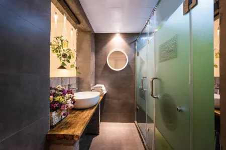 Yuecheng Washe Travelling Hotel (Xi'an Bell and Drum Tower South Gate) Отели рядом с достопримечательностью «Liu Garden»