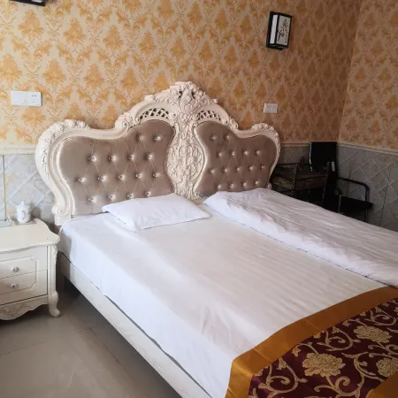 Pingyi Liangshi Supermarket Hotel