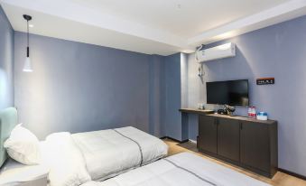 608 Bushiness Apartment