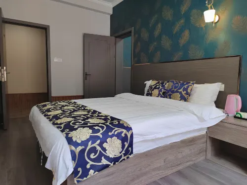 Luding Weiling Homestay