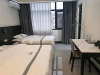 Fusui Kaixuan Hotel - parking