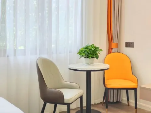 Shun'an Village Hotel (Chengdu Tianfu International Airport Branch) Отели рядом с достопримечательностью «Sancha Lake Scenic Area»