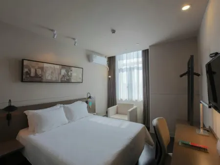 Jinjiang Inn Select (Fanchang RT-Mart Business Square) Отели рядом со станцией Fanchang West Railway Station