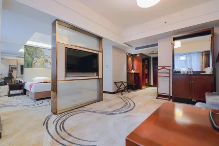 GOLD RIVER-SIDE RESORT HOTEL WUZHEN Отели рядом с достопримечательностью «Temple of General Wu»