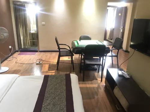 Luliang Yiyuan Business Hotel - Haustierfreundliche