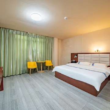 QUANNAN Junjia Business Hotel