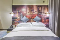 XIANG GE LI TING HOTEL - balcony