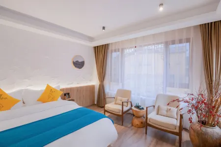 Lugu Lake Yundu Garden Отели рядом с достопримечательностью «Langfang»