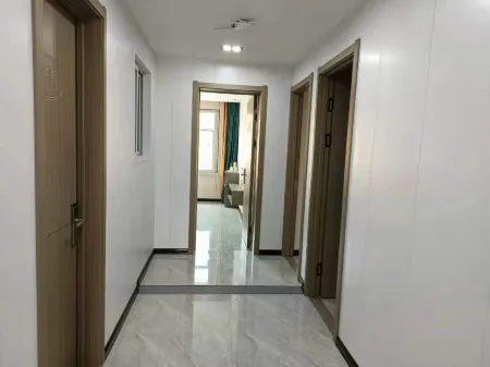 Beizhen Hongyunyuan Cinema Hotel Отели в г. Бейчжэнь