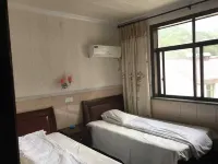 Shimenxia Xinxin Farmhouse Hotels near Maxiao Gorge