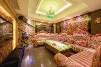 Sunny Holiday Hotel