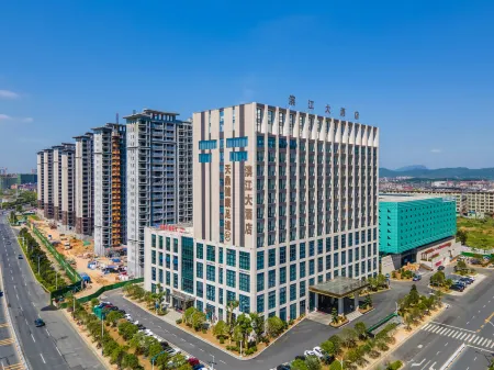 Binjiang Hotel Отели рядом с достопримечательностью «Zhu De Commander in Chief Mrs. Xiao Jufang Former Residence»