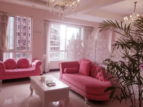 Zigong Famule Theme Apartment