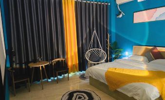 Haikou Qingsu Shiguangju Cinema Homestay