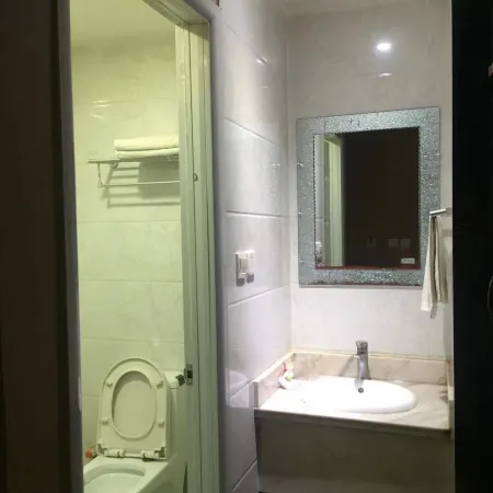 Neihuangzaoxiang Business Hotel