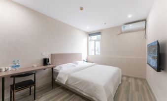 Yining Serviced Apartment (Ningbo Tianyi Square Drum Tower)