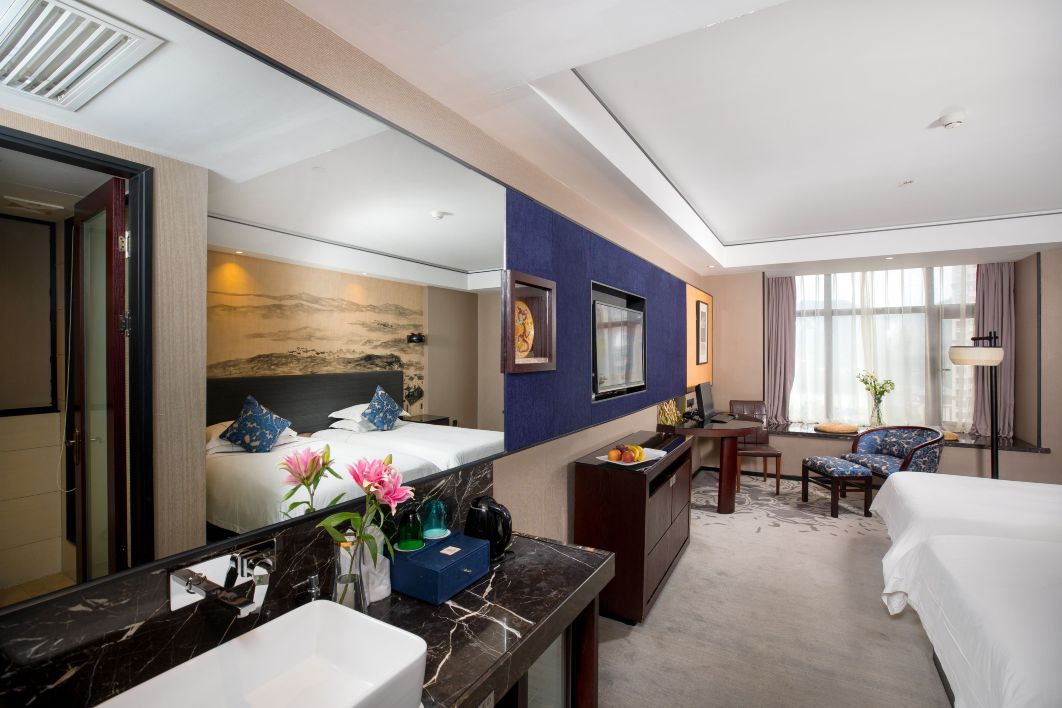 Boyue Hotel Hotel Overview